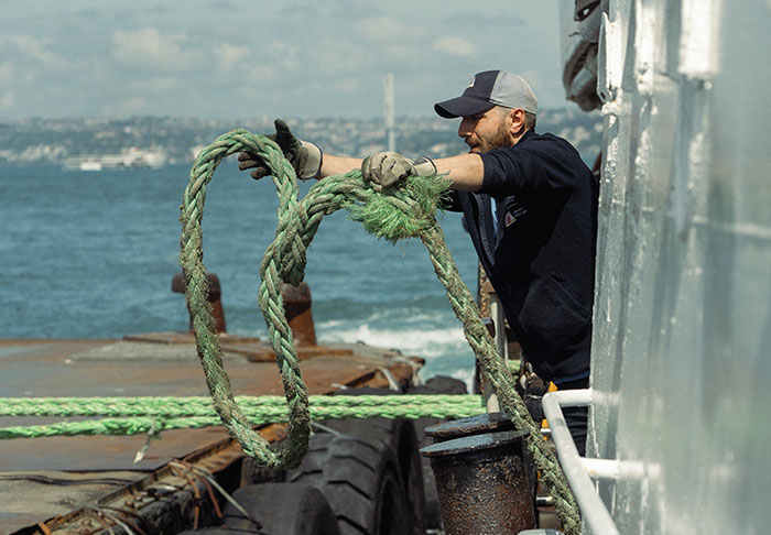 35 ‘Horror Stories’ From People Who Have Seen Things In The Ocean They Wish They Could Forget