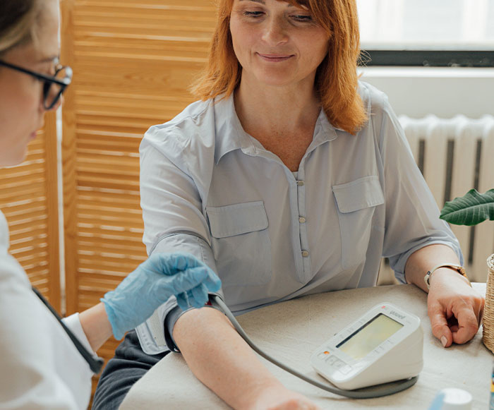 Daughter Is Done With Father Hanging Up The Phone, Lets His Electricity Be Cut Off As Revenge Daughter Is Done With Father Hanging Up The Phone, Lets His Electricity Be Cut Off As Revenge