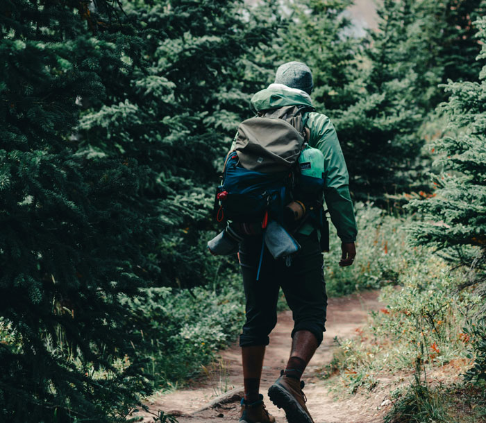 Daughter Worries About Dad Lost In The Mountains, He Sends An Epic Reply While Waiting For Daylight