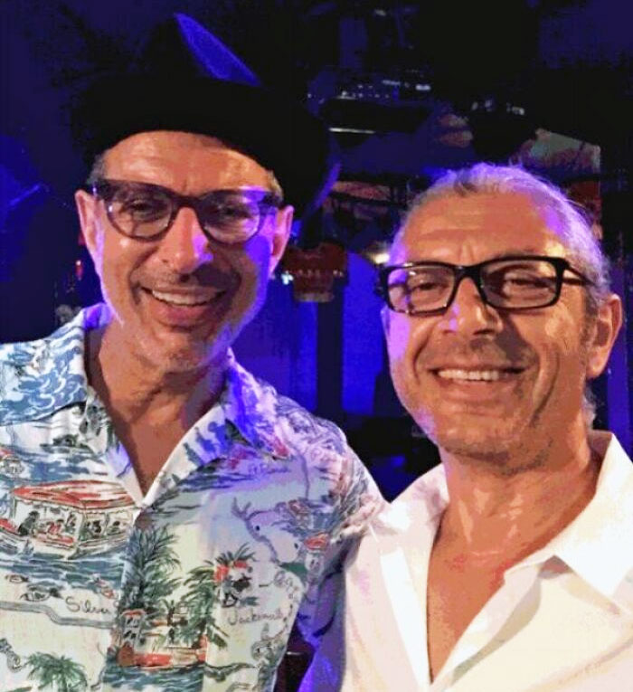 Este amigo de la familia es una réplica persa de Jeff Goldblum. Al fin se conocieron