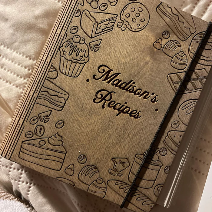 Recipe Book Binder: An ideal gift for culinary enthusiasts to treasure their loved family recipes and express their creativity, complete with a kitchen-themed sticker pack and diverse book designs for that extra flavor!