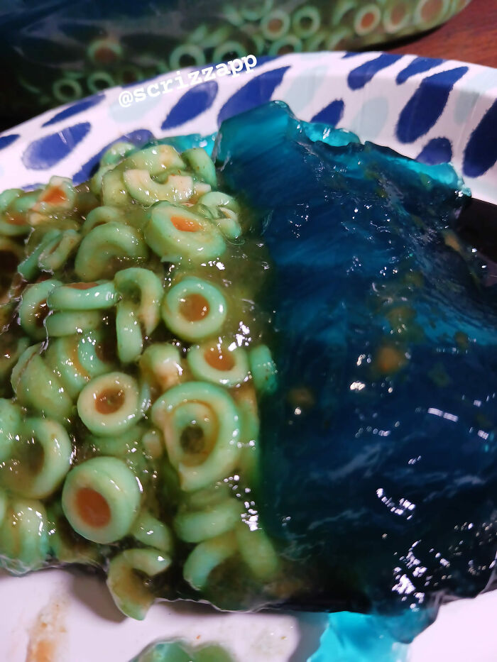 Food-In-Places-Shouldnt-Be-Pics