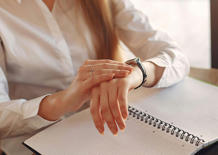 30 Brutal Moments When People’s Illusions Of Friendship Were Shattered