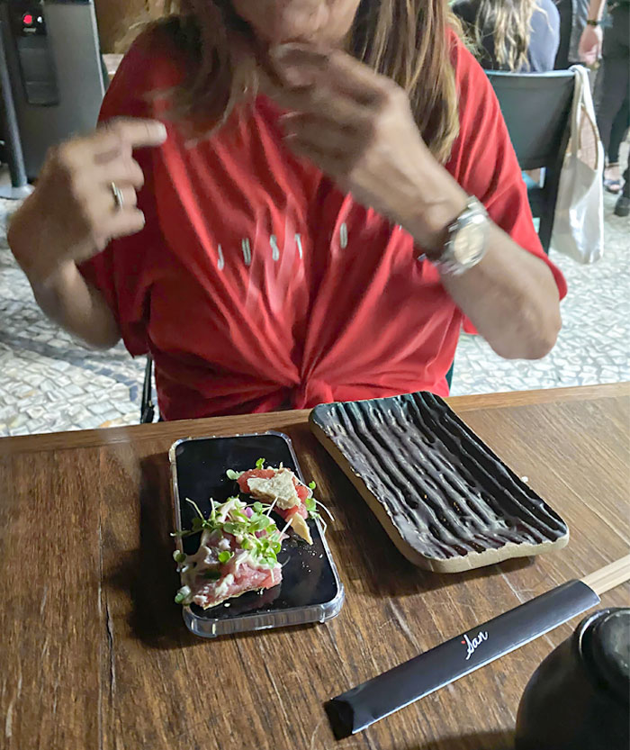 My Mom's Phone Is So Big That She Accidentally Used It As A Plate