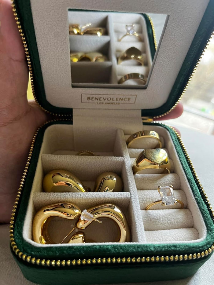  Plush Velvet Travel Jewelry Box Organizer: That's Perfect For Those Ladies Who Love Their Bling And Jet-Setting - A Luxe Velvet Finish And Tangle-Preventing Compartments Make This A Super Chic And Practical Gift They'll Totally Adore.