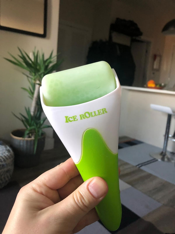 Ice Roller For Face & Eye : That's A Dream For Morning Routine And A Must-Gift For Anyone Looking To Glow And Rejuvenate - Because, Let's Face It, Who Wouldn't Love To Start Their Day Minus The Puffiness And Fatigue?