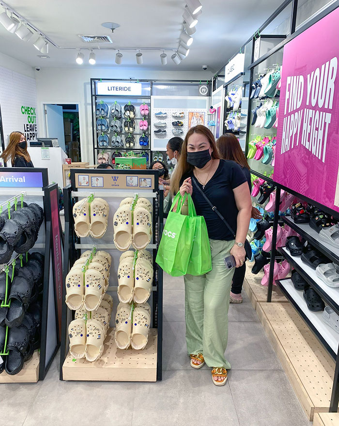 My Mom And Dad Went To The Mall At 9:30 AM To Get And Surprise My Sister With The Limited Edition Winner Crocs. My Parents Are Really The Best