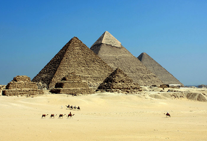 Someone Asks What's An Event In History That's So Ridiculous It Sounds Fake, And 35 People Deliver