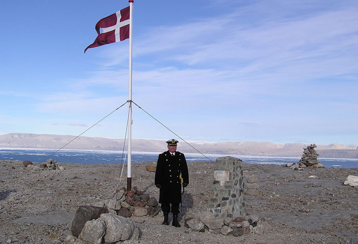 Someone Asks What's An Event In History That's So Ridiculous It Sounds Fake, And 35 People Deliver