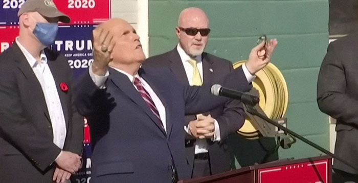 Someone Asks What's An Event In History That's So Ridiculous It Sounds Fake, And 35 People Deliver