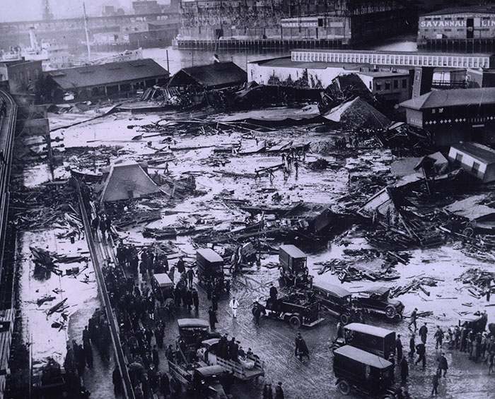 Someone Asks What's An Event In History That's So Ridiculous It Sounds Fake, And 35 People Deliver