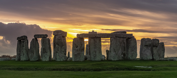 Stonehenge durng sunset 