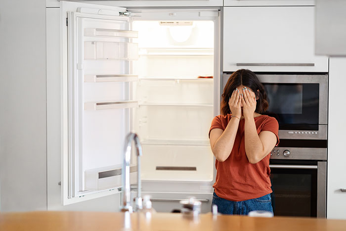 Husband Throws Away Breastfeeding Wife's Food And Demands Her To Lose Weight, She Leaves Him Instead Husband Throws Away Breastfeeding Wife's Food And Demands Her To Lose Weight, She Leaves Him Instead