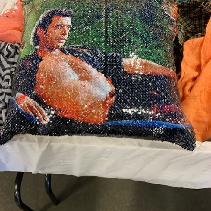 Weird-Second-Hand-Finds-Shifty-Thrifting