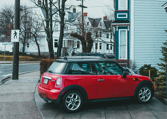 Neighbor Who Thinks He Owns The Street Starts Insulting The Wrong Man's Mother And Soon Regrets It