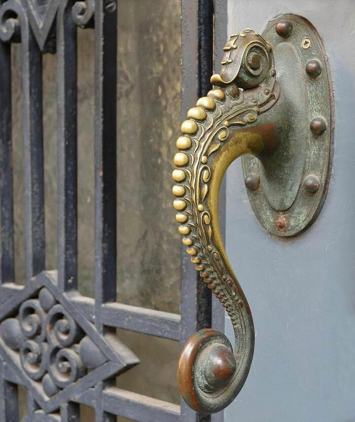 30 Intentional And Accidental Pieces Of Art That People Have Found All Over The World (New Pics)