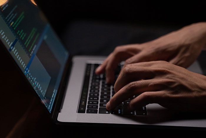 “That $700 Was The Last Straw”: 30 Men Reveal What Ended Their Friendship With A Guy Friend