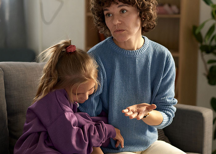 Millennial Mom Goes Viral For Publicly Asking Boomers Not To Talk To Children They Don&rsquo;t Know