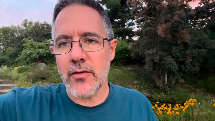 Millionaire Builds 99 “Tiny Homes” In Canada To Reduce Homelessness And “Empower” Residents Millionaire Builds 99 “Tiny Homes” In Canada To Reduce Homelessness And “Empower” Residents