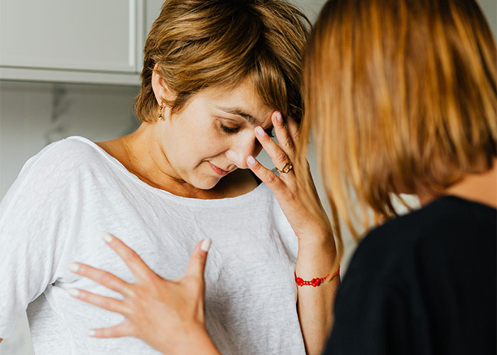 Internet Split After Mom Won't Let Homeless Daughter Move Back In If She Doesn't Meet Her 6 Conditions Internet Split After Mom Won't Let Homeless Daughter Move Back In If She Doesn't Meet Her 6 Conditions