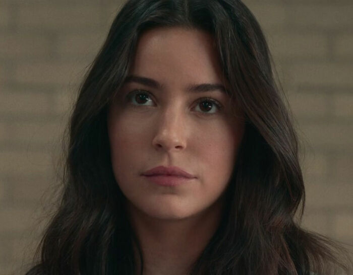 Aster Flores looking in The Half of It