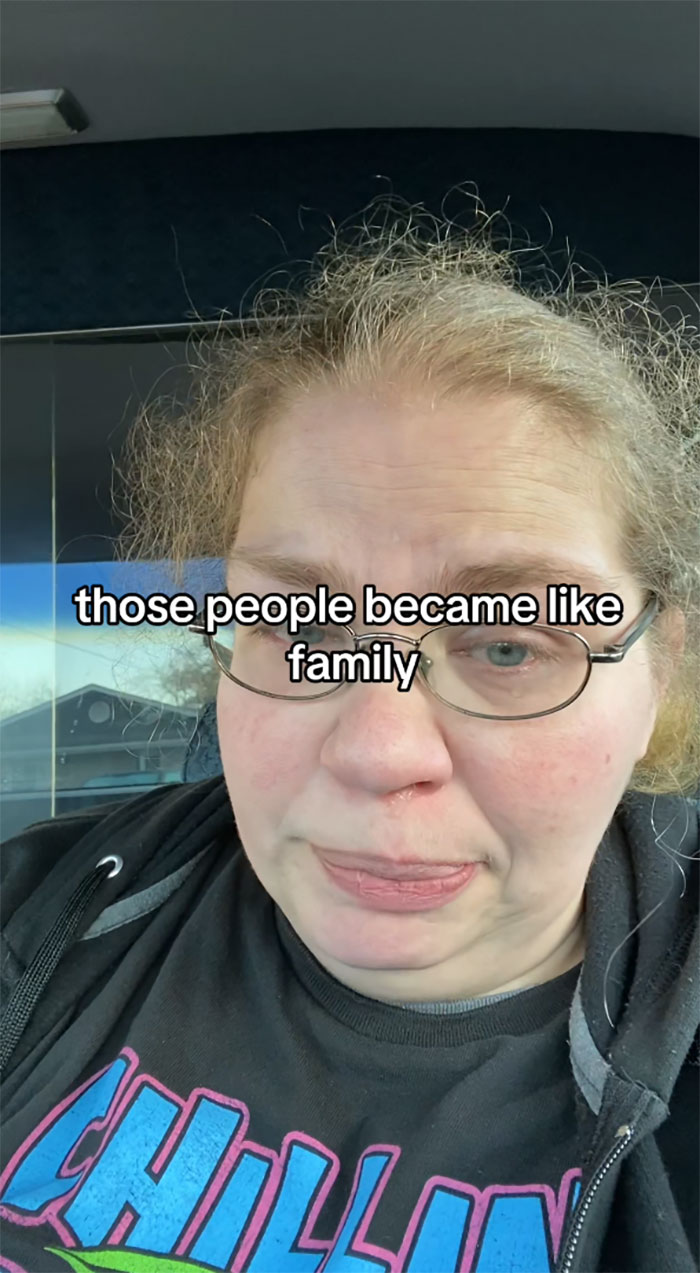 People Come Up With Hilarious Memes After Walmart Employee Quits Company, Speculate About New Job