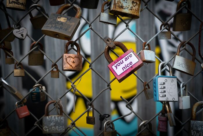 29 Experiences Only One Gender Has That The Other Is Jealous Of, As Pointed Out Online