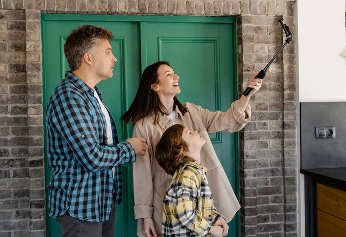 36 People Online Predict What Will Seem "Not Normal" In A Decade's Time