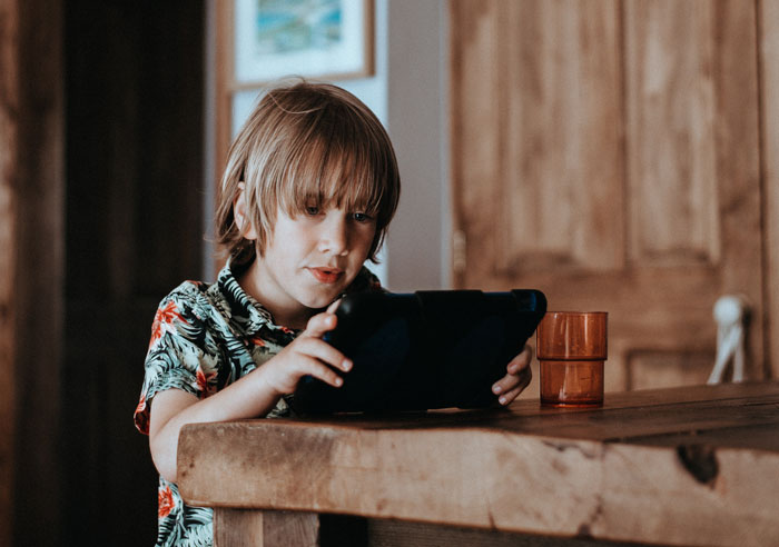 36 People Online Predict What Will Seem "Not Normal" In A Decade's Time