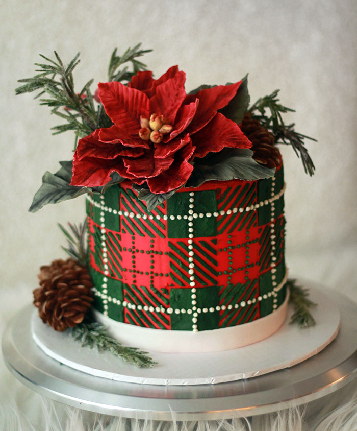 My Coworker Asked Me To Make His Family A Christmas Cake, So Of Course I Had To Oblige