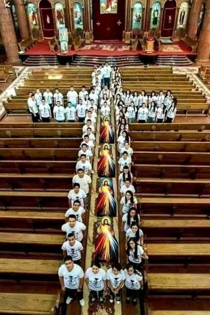 Out-Of-Context-Pictures