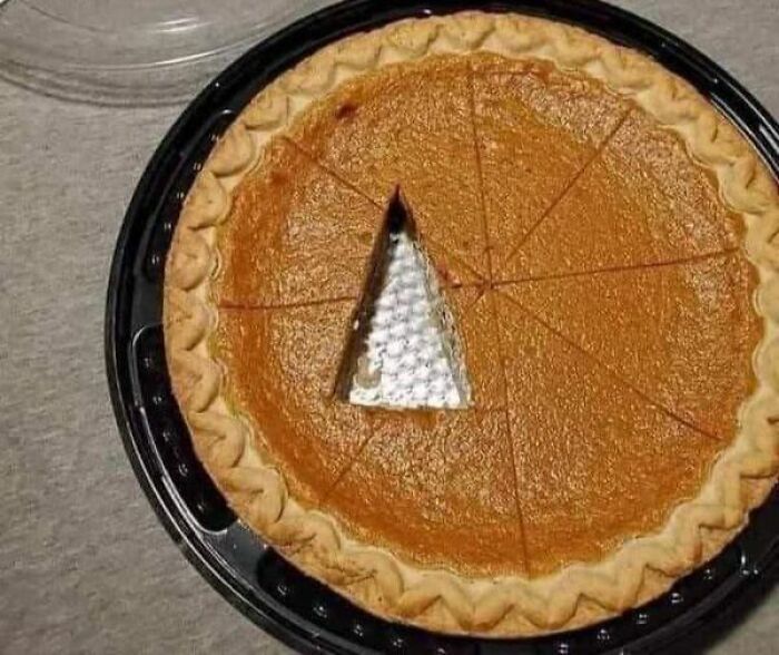 50 Weird Images That Need No Context Whatsoever To Be Hilarious, As Seen On This FB Page