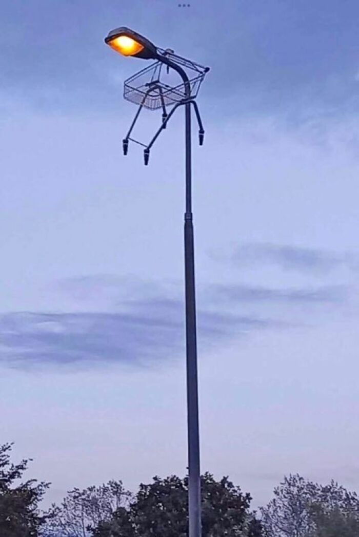 50 Weird Images That Need No Context Whatsoever To Be Hilarious, As Seen On This FB Page