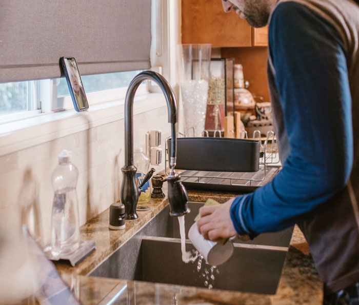 Woman Gets Bashed By Her Friend For The Dinner She Prepared, Asks The Internet Who&rsquo;s Wrong