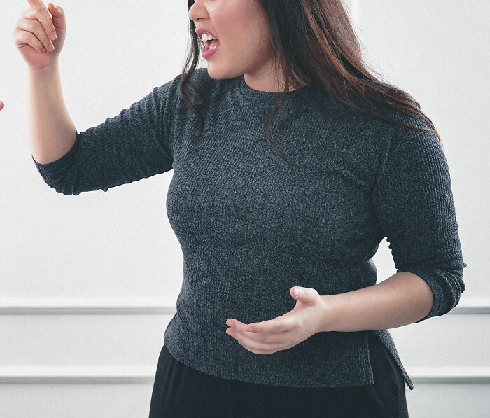 “Alright, Then I Quit”: 30 Jobs That Made New Hires Quit On Day 1