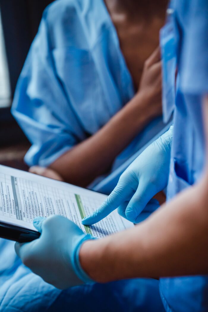 Person Asks For The Craziest Stories Of When Mild Symptoms Proved To Be Serious, 30 People Deliver