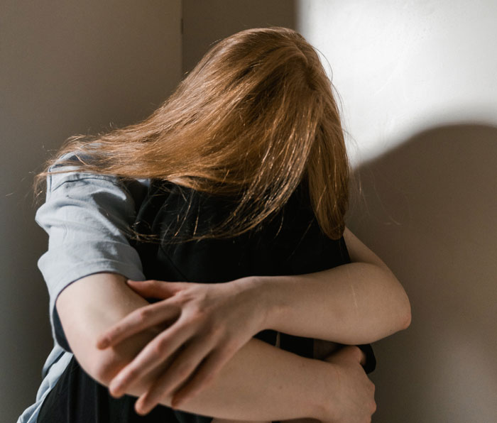 30 People Discuss Common Signs That Someone Is Living A Miserable Life