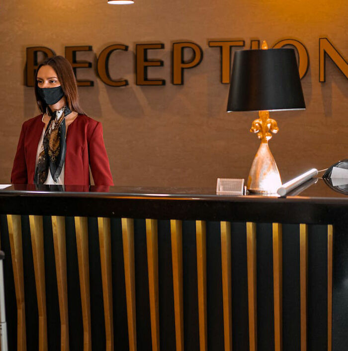 “Alright, Then I Quit”: 30 Jobs That Made New Hires Quit On Day 1