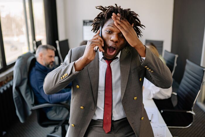 30 People Discuss Common Signs That Someone Is Living A Miserable Life