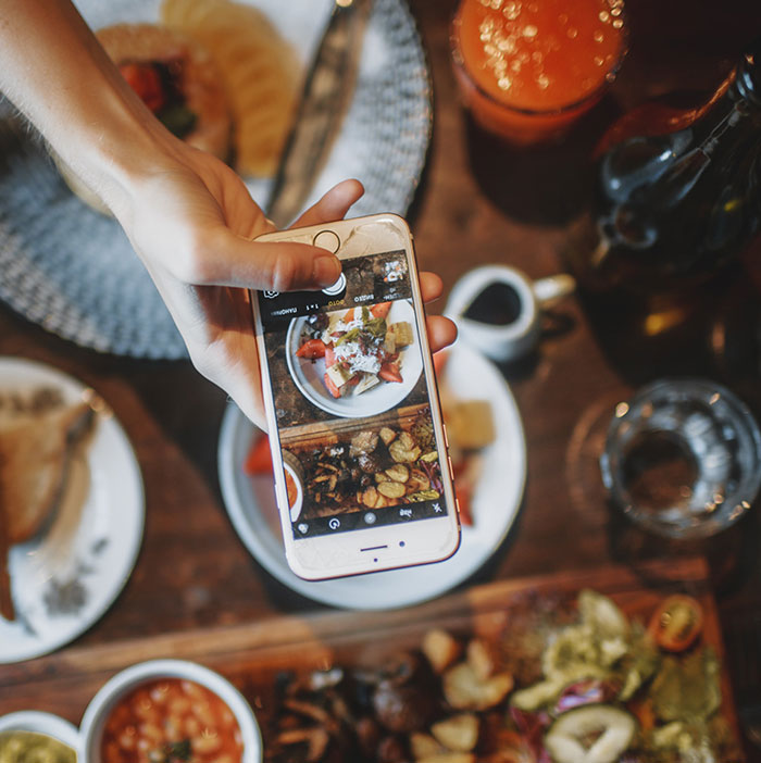 &ldquo;Sorry Guys, It&rsquo;s My Cheat Day&rdquo;: Person Refuses To Appease Influencers At A Restaurant