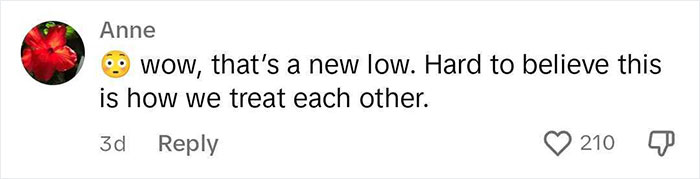 Woman Gets Stood Up On A Date, Finds Out The Restaurant Tricked Her Into Eating Dinner Alone Woman Gets Stood Up On A Date, Finds Out The Restaurant Tricked Her Into Eating Dinner Alone