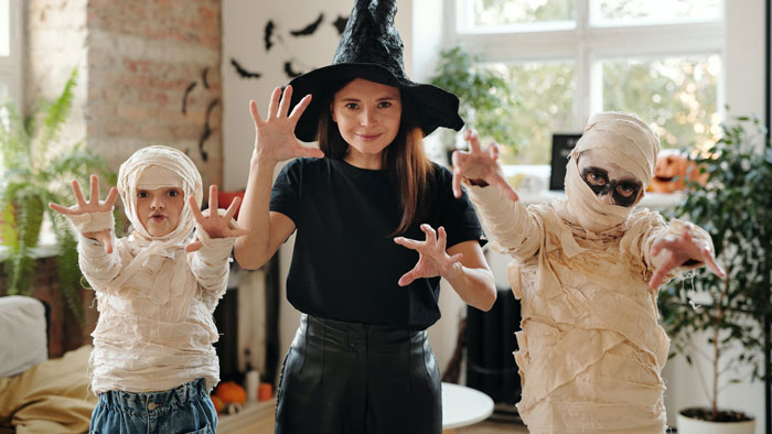 "She Was The Most Delusional Customer I Ever Had": Retail Tale About Return Of Used Costume "She Was The Most Delusional Customer I Ever Had": Retail Tale About Return Of Used Costume