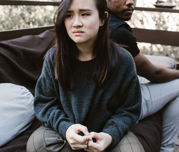 Husband Figures Out Wife Is Cheating During Their Trip, Gets His Revenge On The Long Flight Back