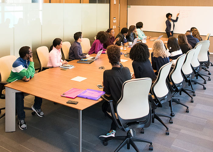 &ldquo;Things Blew Up&rdquo;: Secretary Takes Meticulous Notes Of Boss&rsquo;s Every Word, Gets Her Fired