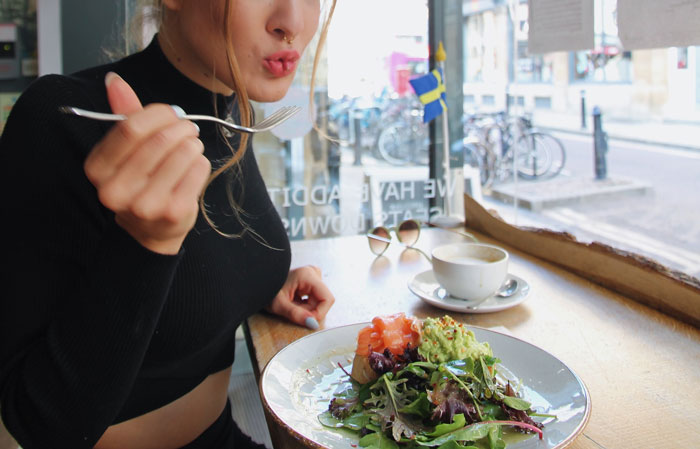 Woman Wonders If She&rsquo;s A Jerk For Refusing To Cook Separately For Her Vegan Niece