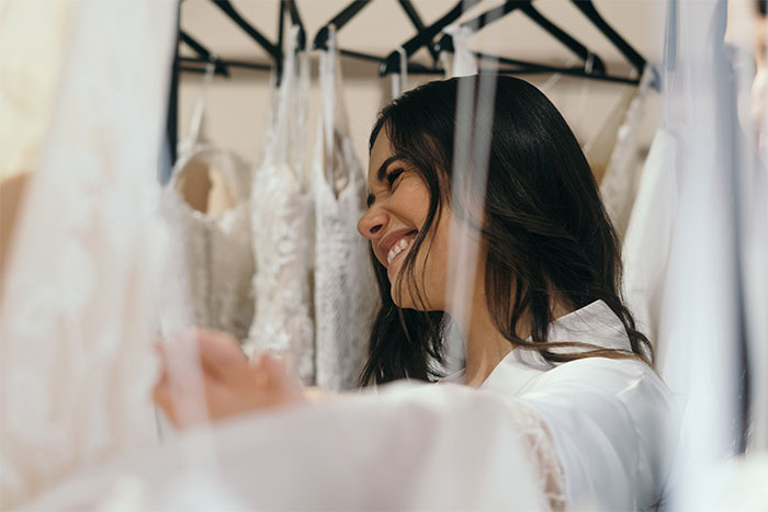 Woman Catches Jealous Sister About To Cut Her Wedding Dress, Bans Her From The Wedding Woman Catches Jealous Sister About To Cut Her Wedding Dress, Bans Her From The Wedding
