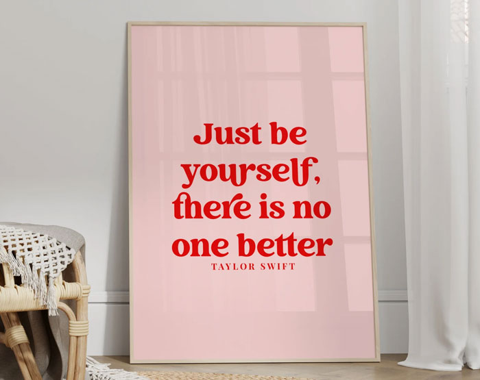 Taylor Swift Print: Bring a splash of their favorite pop icon to their living space, made with premium satin paper for a high-quality finish and rich, stunning colours.