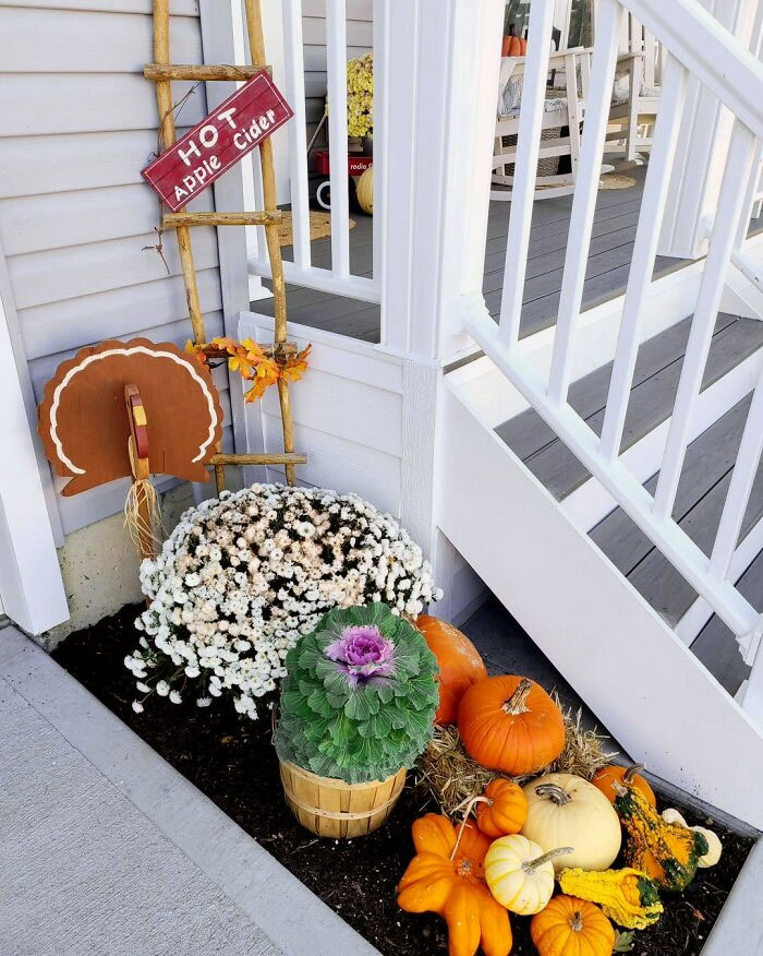 Everyone Is Putting Up Christmas Decor While I'm Over Here Putting Out This $6 Turkey I Found While Antiquing