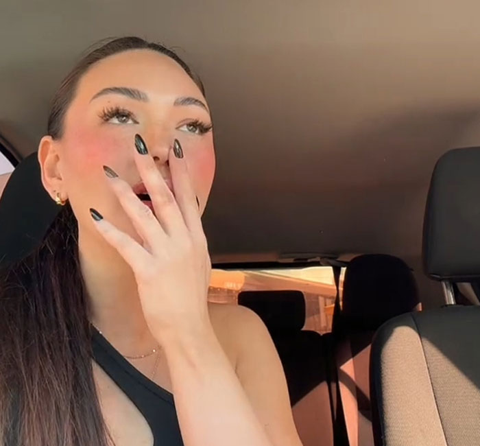 Woman Uses One Savage Line Whenever Men Want To Split The Bill On Dates Woman Uses One Savage Line Whenever Men Want To Split The Bill On Dates