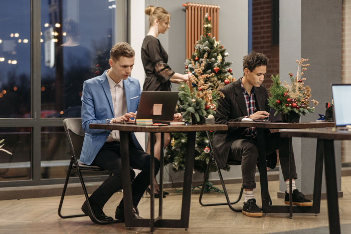 Employee Shares Their Frustration After Finding Out Company Doesn&rsquo;t Pay For Christmas Break